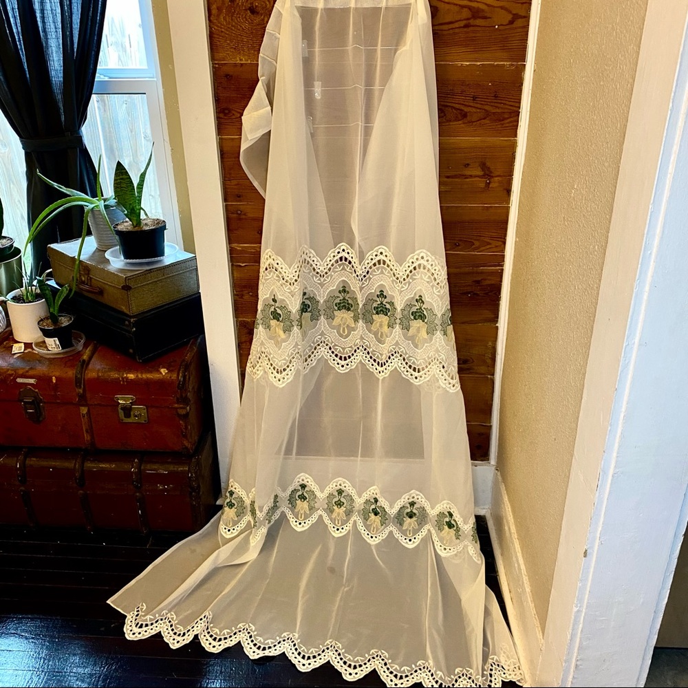 SET OF TWO Vintage Embroidered Curtain Panels 🧚🏼‍♂️🐝🦋